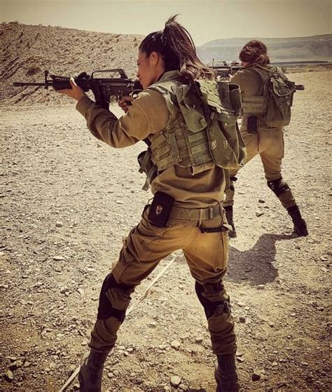 israeli soldiers training dealier than the male israeli female soldiers female soldier