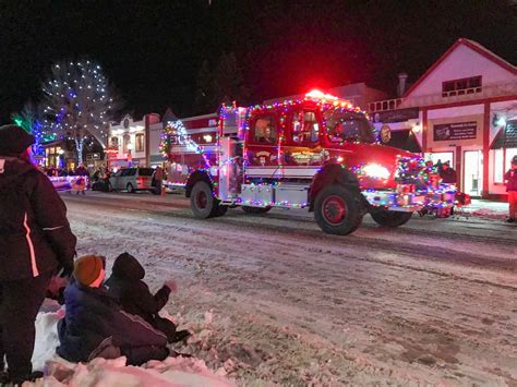 catch  glow parade estes park trail gazette