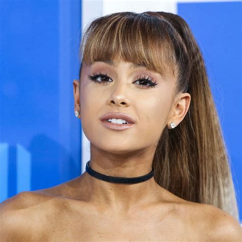 ariana grande reportedly caught using a disabled bathroom at beyoncé