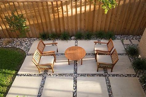 patio paving patterns pavers backyard gravel patio backyard patio designs small