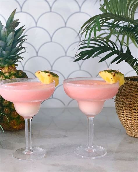 Chi Chi Cocktail Recipe The Best Tropical Frozen Beach Drink We Re