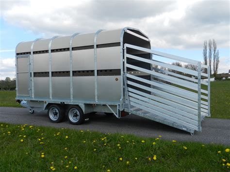 lt    livestock trailer bateson trailers