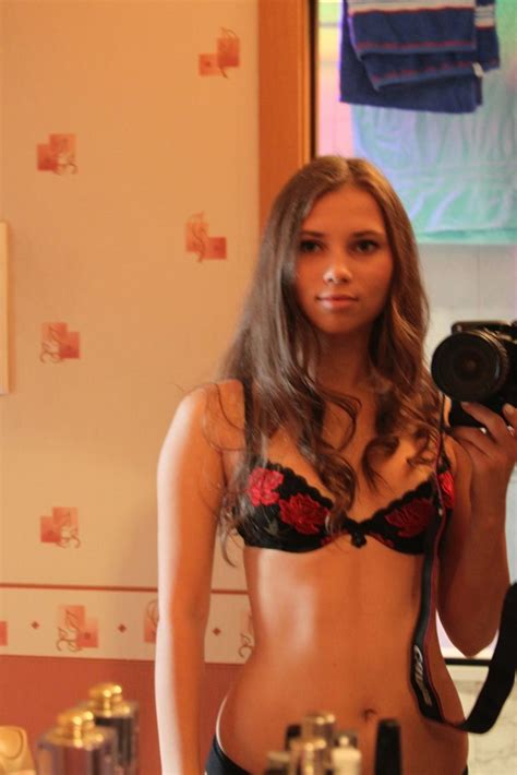 topless teen beauty makes nude selfies nude amateur girls