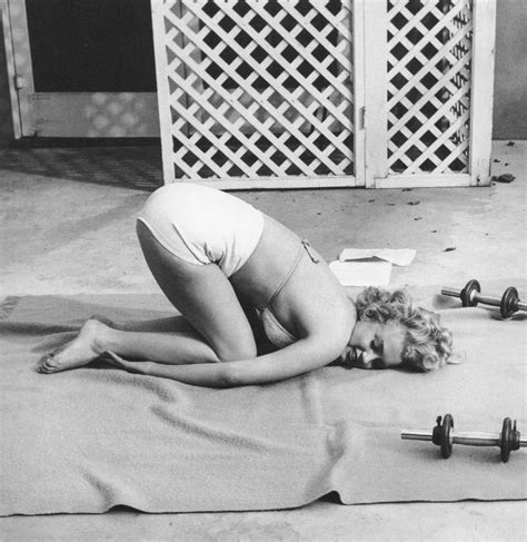 Marilyn Monroe Working Out At The Bel Air Hotel In 1953
