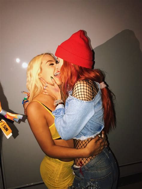 Tana Mongeau Kissing Bella Thorne 3 Pics Sexy Youtubers