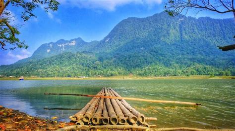 top  famous beautiful lakes  vietnam