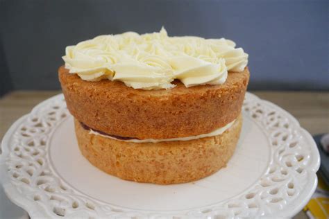 sugarlous simple vanilla butter cake recipe  bakers  friend