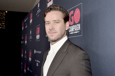 Armie Hammer S Alleged Twitter Dms Spark Jokes Disbelief