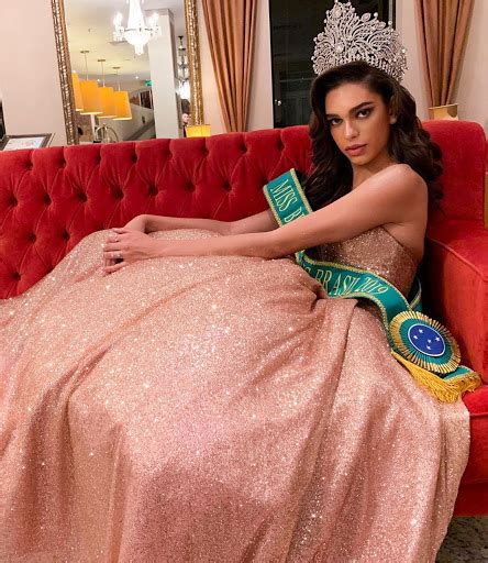 Ariella Moura Brazilian Transgender Woman Wins Beauty Pageant Tg Beauty