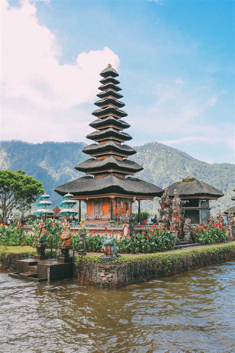 temples  bali  visit hand luggage  travel food photography blog