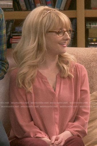 bernadette rostenkowski outfits and fashion on the big bang theory