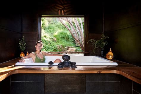 private spa experiences peninsula hot springs phs