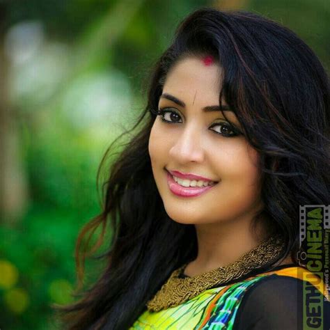 Actress Dhanya Veena Navya Nair Gallery Gethu Cinema