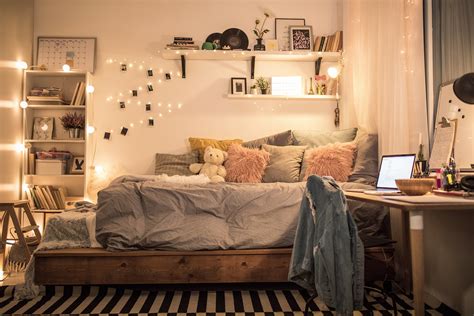 stylish sophisticated ways  decorate  dorm room style living