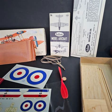 Guillows British Se 5 World War I Fighter Flying Model Kit Open Box