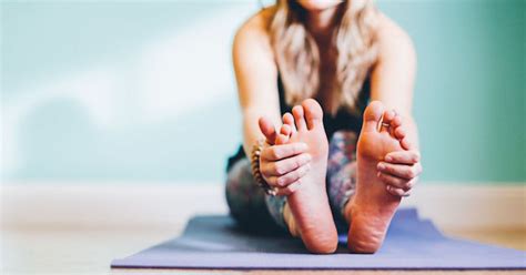 Can You Do Yoga Barefoot Here S Why An Expert Says You May Want To Be