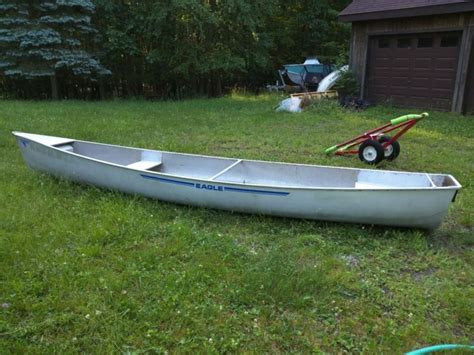 grumman  eagle lightweight aluminum square stern canoe excellent condition  sale