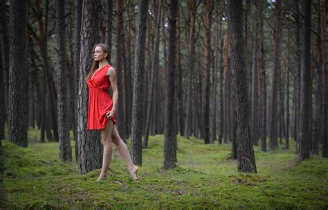 wallpaper trees women outdoors barefoot model red dress 2000x1281