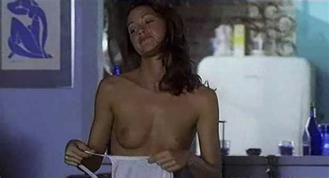 Shannon Elizabeth Nude Pics And Topless Sex Scenes Compilation