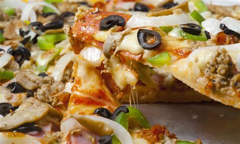 meat seafood  vegetarian pizza topping ideas