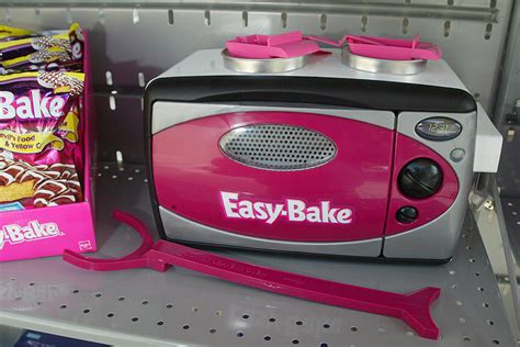 Netflix Is Making An Easy Bake Oven Show