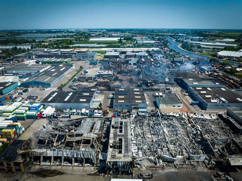 tachtig bedrijven getroffen door brand ter aar oorzaak  nooit achterhaald worden foto adnl