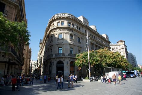 districtul ciutat vella din barcelona globi