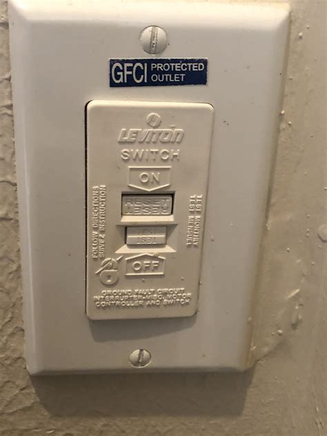 gfci switch  turned   outlet askanelectrician