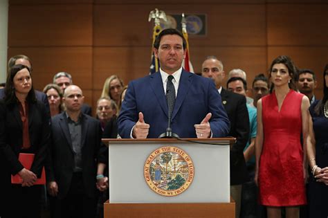 florida governor signs law allowing felons  vote    price
