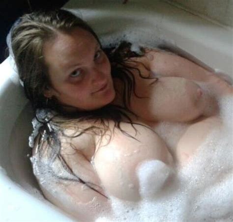 wife kayla in the bath bbw fuck pic