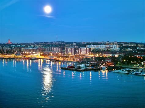 filegoeteborg  moon lightjpg wikimedia commons