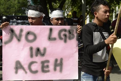 four men face 100 lashes in aceh for alleged gay sex