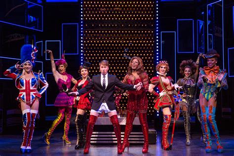 Review Kinky Boots At Cadillac Palace Theatre Chicago Tribune