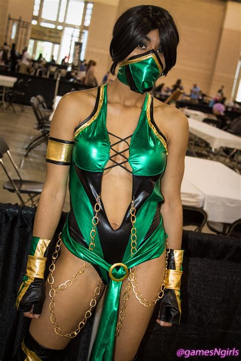 Jade From Mortal Kombat Cosplay Of Female Ninja