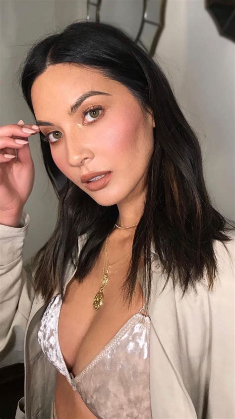 Olivia Munn Gorgeous Selfies Amazing Boobs And Cleavage