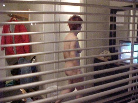 peeping for nude women