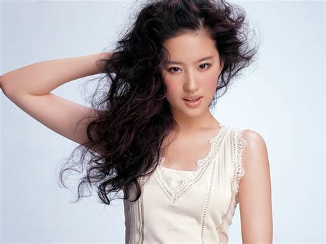 liu yifei chinese actress wallpapers hd wallpapers foto