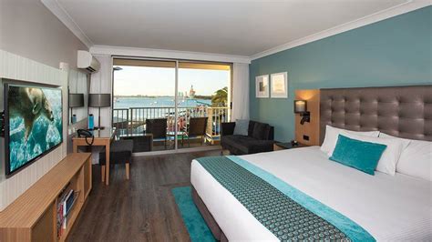 premium queen room sea world resort gold coast accommodation