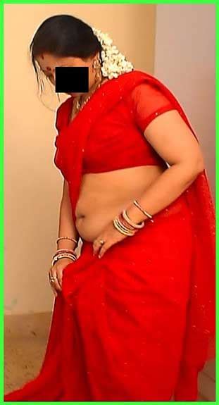 aunty ass pics saree upar kar ke aunty ne nude badan dikhaya
