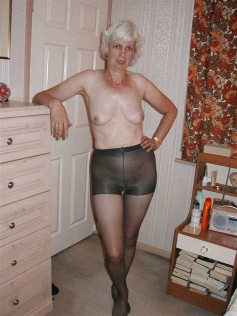 85 in gallery amateur granny in stockings and pantyhose picture 1 uploaded by elpolako on