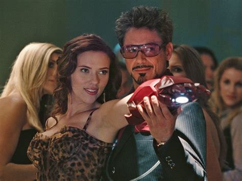 Scarlett Johansson Noqueada Por Robert Downey Jr En Los