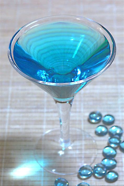delicious blue curacao drink recipes mix  drink