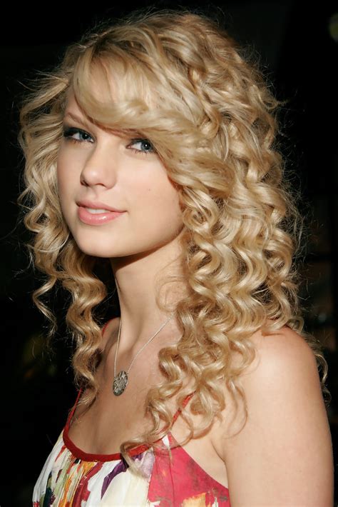 awesome long curly hairstyles  women