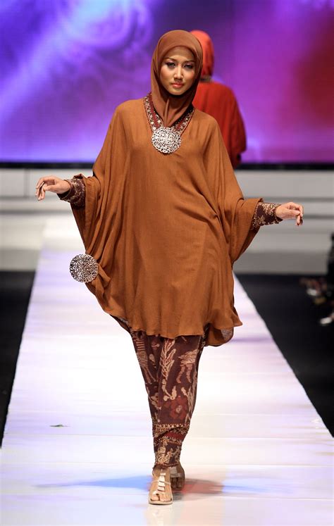 jakarta fashion week  ida royani fashionwindows network