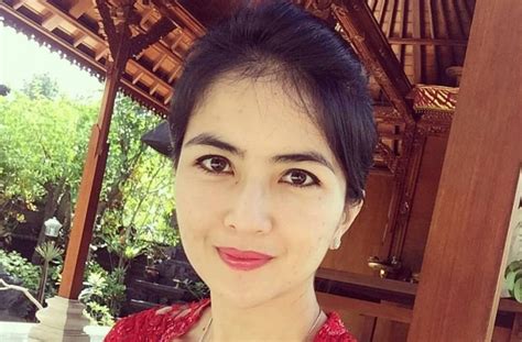 9 Nama Asli Artis Berdarah Bali Ada Rizky Nazar Hingga Dita Karang
