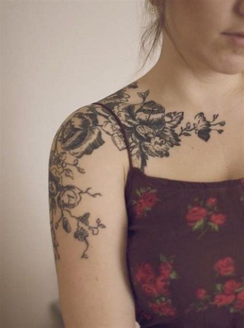 40 schulter tattoo ideen für männer und frauen tattoos blumen tattoo tattoo oberarm frau