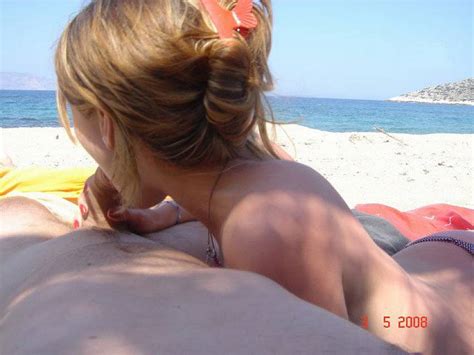 amateur woman posing nude on beach amateur content 12 pics