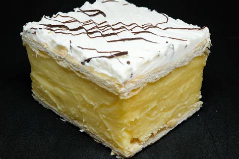 vanilla slice byron bay hot bread bakery
