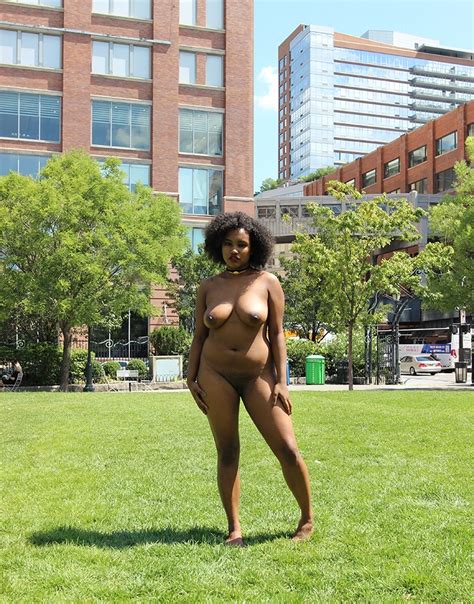 Jade Naked In Public Shesfreaky