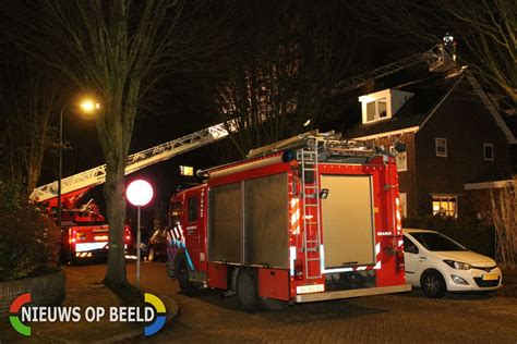 brandweer rukt uit voor schoorsteenbrand hofdijck oegstgeest nieuws op beeld  nieuws